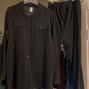 Maternity pants and top for $10